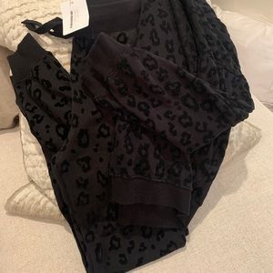 Z Supply animal print jogger set size XS